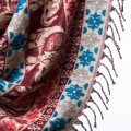 damski szal himalajski z Nepalu z wzorami etno w orientalnym stylu