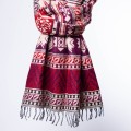 szal himalajski z Nepalu z wzorami etno buraczkowy