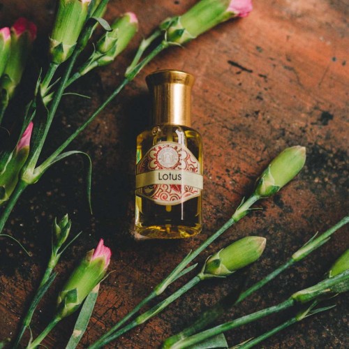 indyjskie perfumy w olejku lotus kwiat lotosu