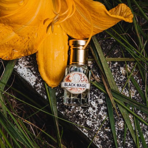 indyjskie perfumy w olejku black magic leśne szyprowe