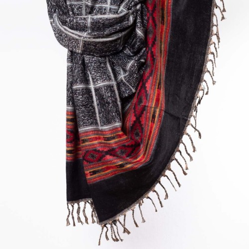 szal z wzorami etno boho krata czarny