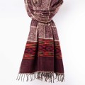 szal z wzorami etno boho w krate czekoladowa wisnia