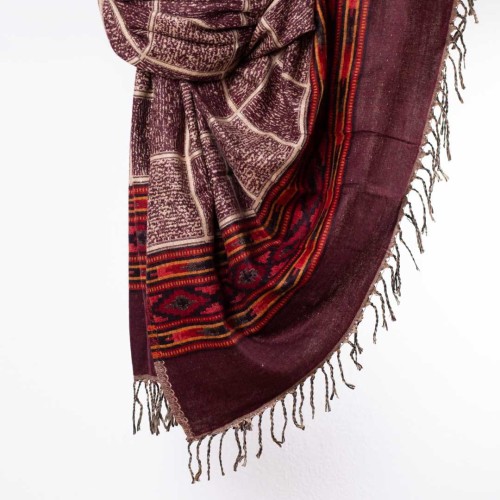 szal z wzorami etno boho w krate czekoladowa wisnia