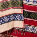 szal z wzorami etno boho czerwony