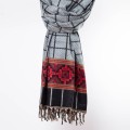 szal koc himalajski w krate z wzorami etno boho czarny