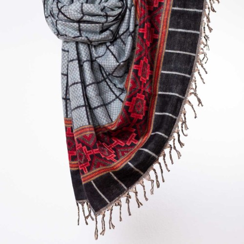 szal koc himalajski w krate z wzorami etno boho czarny