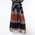 dlugi zimowy jesienny szal szalik damski czarny we wzory w kwiaty etno boho