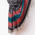 dlugi damski czarny szal szalik indyjski we wzory boho na jesien na zime