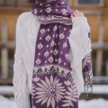 szal koc z wzorami etno boho w kwiaty sliwkowy fioletowy