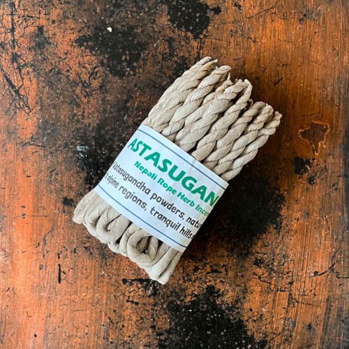 naturalne kadzidła ziołowe w sznurkach astasugandha