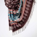 damski szal kocyk w kolorowe wzory etno boho z fredzlami czekoladowy