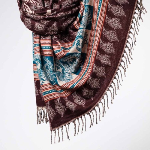 damski szal kocyk w kolorowe wzory etno boho z fredzlami czekoladowy