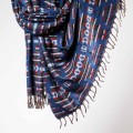 damski szal kocyk w kolorowe wzory etno boho z fredzlami niebieski
