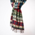 damski szal kocyk w kolorowe wzory etno boho z fredzlami czerwony zielony