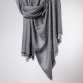 damski elegancki szal kaszmirowy welniany ciemna szara czarna jodelka
