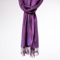 elegancki satynowy szal damski fioletowy jagodowy