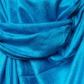 elegancki satynowy szal damski niebieski lazurowy