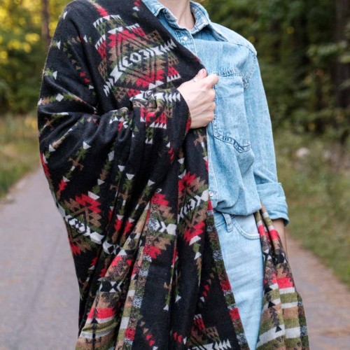 dlugi czarny szal szalik chusta we wzory boho jesienny zimowy na zime na chlodne dni dodatek