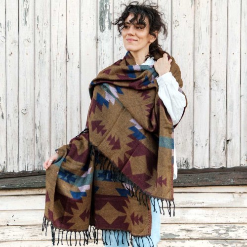 dlugi damski brazowy bursztynowy szal szalik we wzory boho na zime na jesien