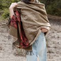 dlugi damski oliwkowy khaki szal szalik chusta poncho we wzory na zime na jesien