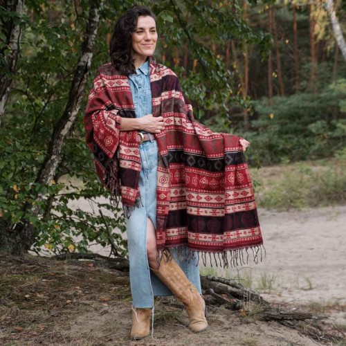 dlugi kolorowy czerwony czarny szal szalik we wzory boho na jeien na zime