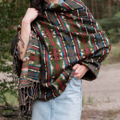 dlugi duzy zielony szal szalik damski we wzory boho na jesien na zime