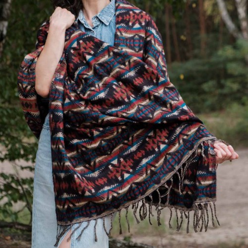 dlugi duzy damski szal szalik czarny we wzory boho na jesien na zime