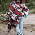 dlugi jesienny czarny czerwony szal szalik damski chusta we wzory na jesien na zime