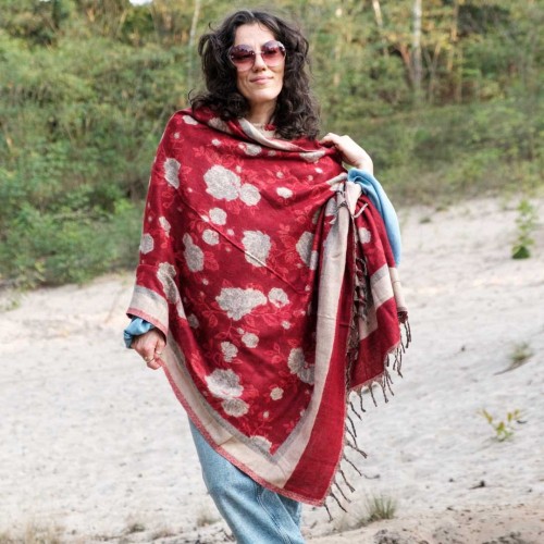 dlugi duzy czerwony jesienny damski szal szalik chusta we wzory na jesien na zime