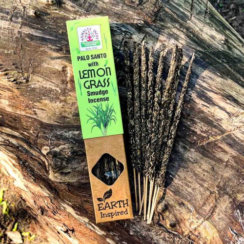 naturalne indyjskie kadzidełka botaniczne palo santo i trawa cytrynowa do jogi medytacji i relaksu